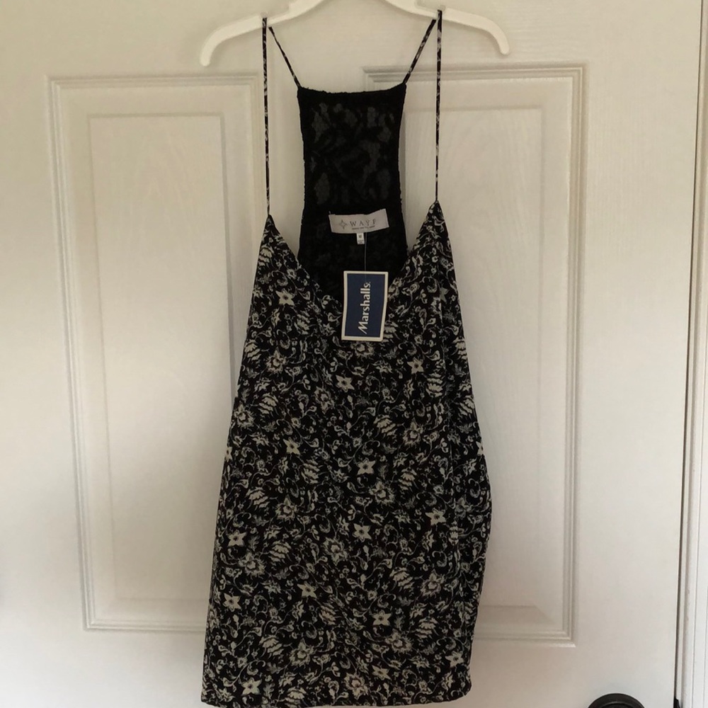 Black floral lace tank M